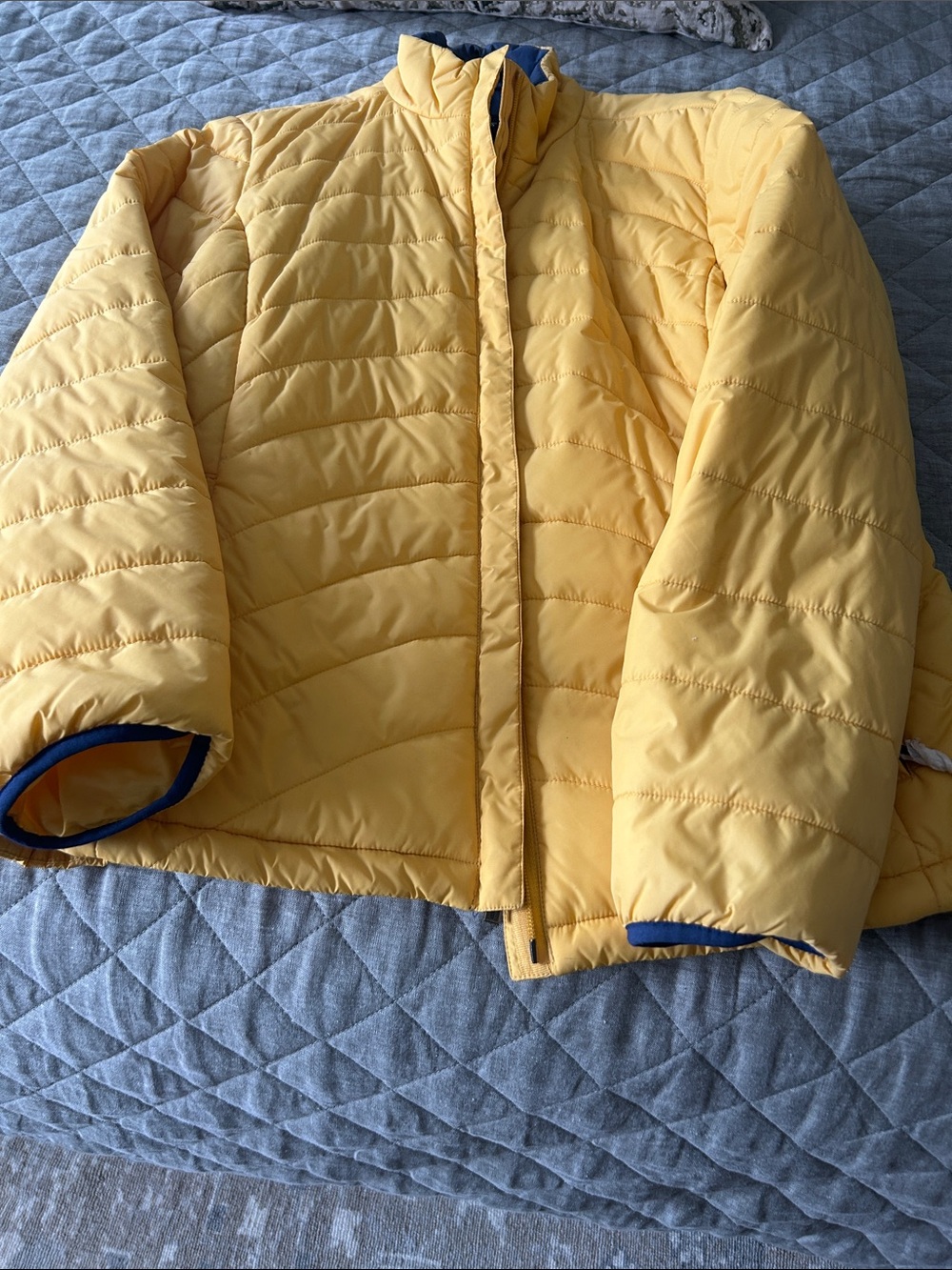 Ladies Lightweight Yellow Packable Jacket
Lands End size medium 10-12
Like new